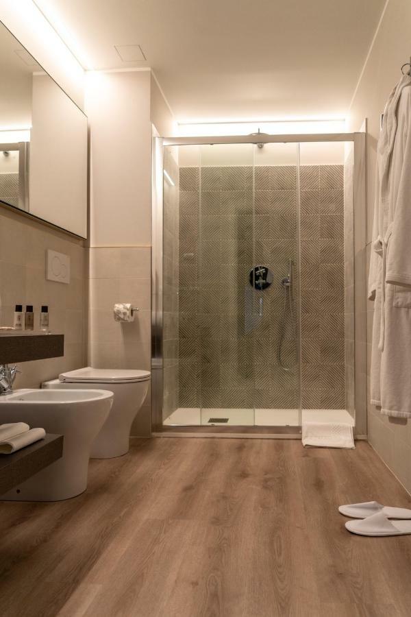 Sleep Tide Suites Mailand Exterior foto